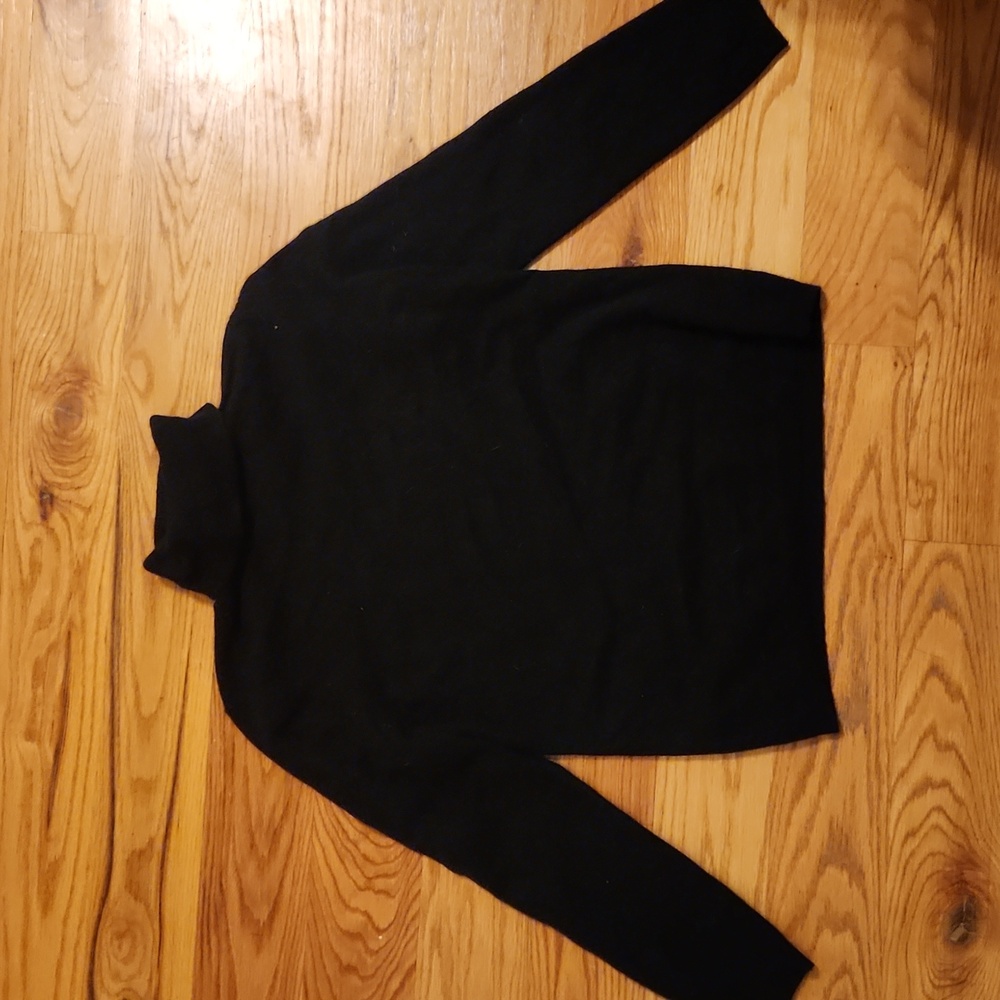 Neiman Marcus Black 100% Cashmere Turtleneck Sweater - Picture 5 of 7